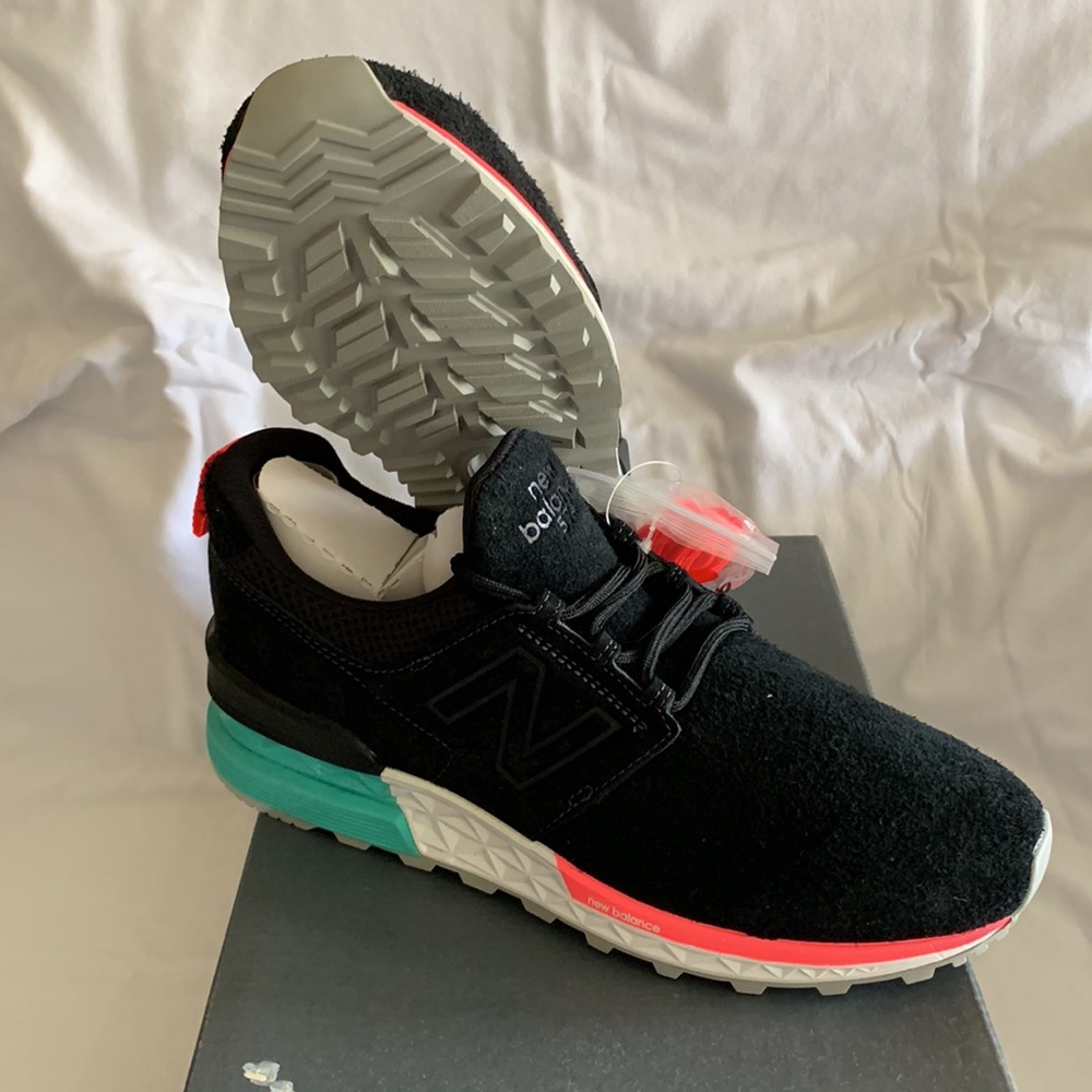 New Balance - Picture 2 of 9